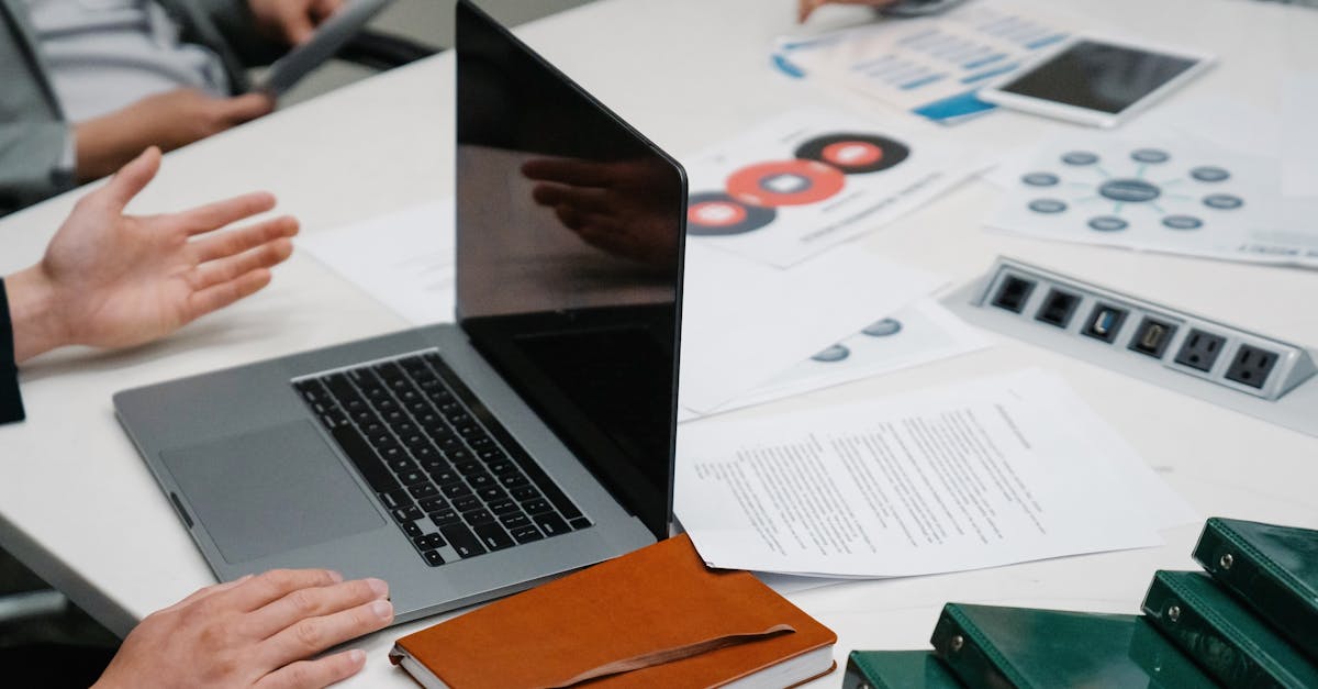 découvrez nos services de community management pour dynamiser votre présence en ligne, engager votre audience et construire une communauté fidèle autour de votre marque.