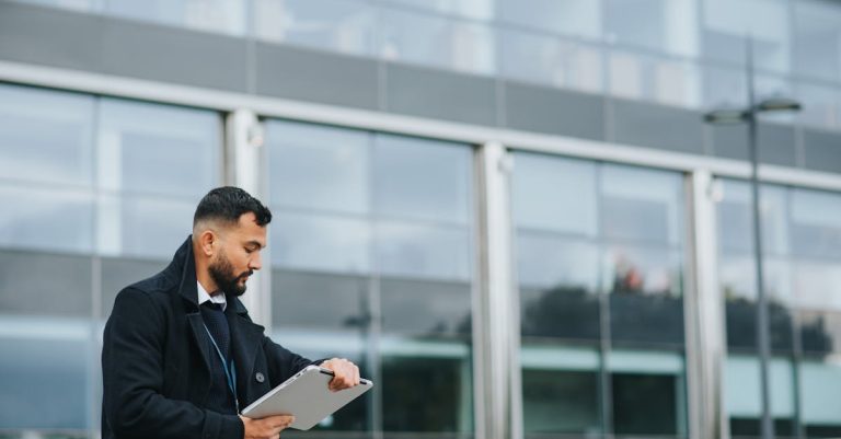 découvrez un profil professionnel présentant les compétences, expériences et réalisations clés pour réussir dans votre domaine.