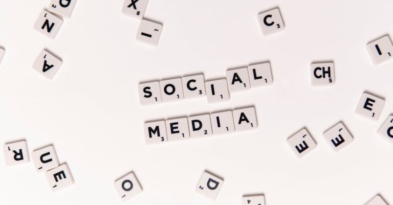 améliorez la visibilité de votre marque sur les réseaux sociaux grâce à des stratégies efficaces et un contenu engageant, pour attirer et fidéliser votre audience.