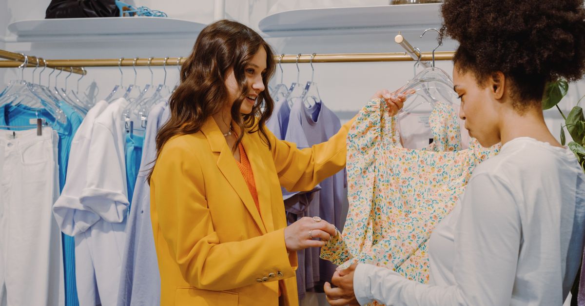 découvrez les comportements des consommateurs, leurs motivations d'achat et les tendances qui influencent leurs décisions pour mieux comprendre le marché.