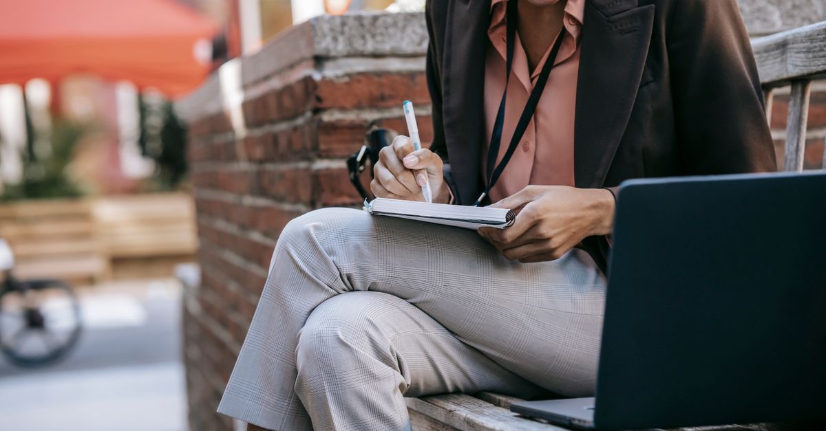 découvrez comment réussir votre transition de carrière grâce à nos conseils et ressources personnalisés pour un nouveau départ professionnel.