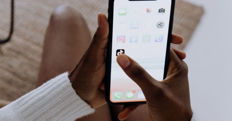 découvrez comment monétiser votre compte tiktok efficacement et maximiser vos revenus grâce aux différentes stratégies et outils disponibles.