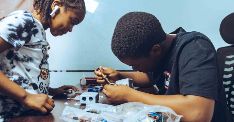 découvrez les meilleures écoles d'ingénierie informatique pour exceller dans votre carrière technologique et bénéficier d'une formation de qualité.