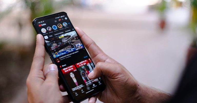 découvrez comment gagner de l'argent sur youtube, les différentes sources de revenus et des conseils pour maximiser vos gains grâce à la plateforme.