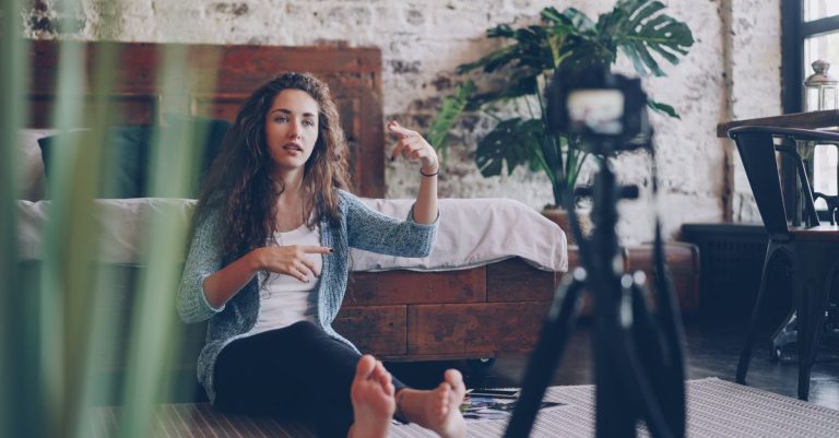 découvrez comment monétiser votre chaîne youtube efficacement, augmenter vos revenus grâce aux publicités, aux abonnements et autres sources de revenus.