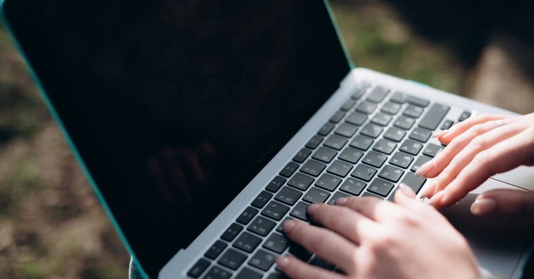 découvrez les services d'un freelance closer expert, spécialisé dans la conclusion de ventes et la négociation pour booster votre chiffre d'affaires.