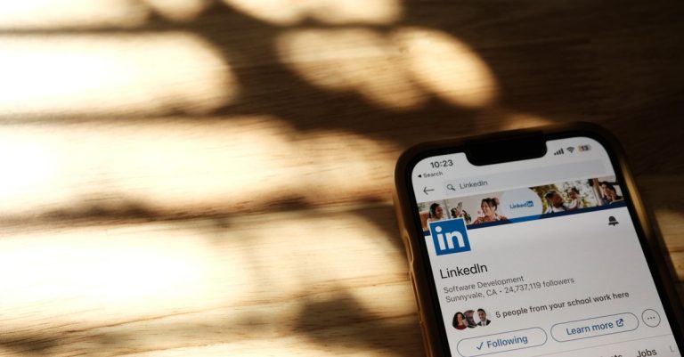 découvrez comment créer un carousel linkedin attractif pour engager votre audience et booster votre visibilité professionnelle sur la plateforme.