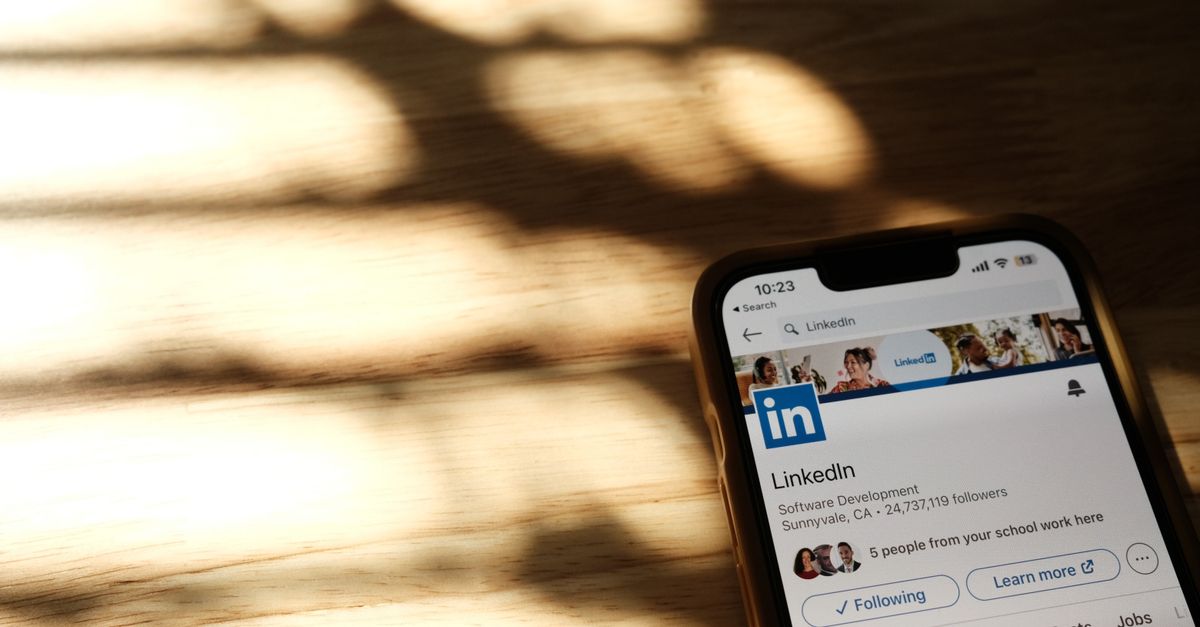 découvrez comment créer un carousel linkedin attractif pour engager votre audience et booster votre visibilité professionnelle sur la plateforme.